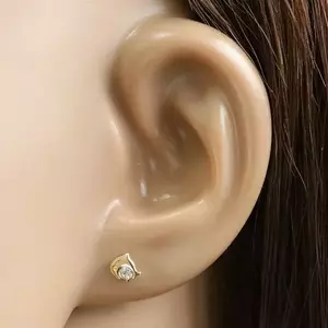 9K arany beszúrós fülbevaló – ugró delfin egy átlátszó cirkóniával kép