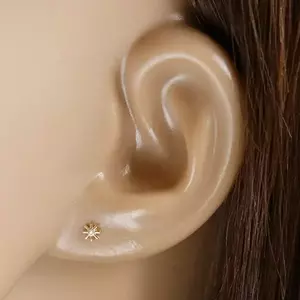 9K arany fülbevaló - virág, apró kerek cirkónia, vékony, sima szirmok, stekker zár kép