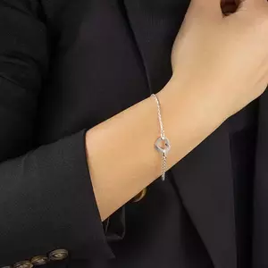 925 ezüst karkötő - szív barázdált felülettel, ferde láncszemekkel kép