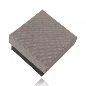 Taupe színű ajándékdoboz gyűrűhöz strukturált felülettel kép