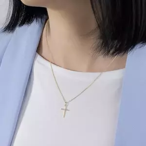 9 karátos arany medál latin kereszt alakban kép