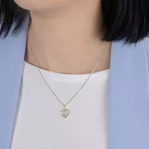 9 karátos arany szív alakú medál összefonódó szárakkal kép