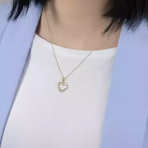 14 karátos arany medál dupla szív cirkóniákkal kép