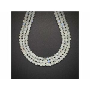 Holdkő fehér fazettált kocka A 4-5x4-5mm– ékszerkészítő alapanyag (füzér) kép