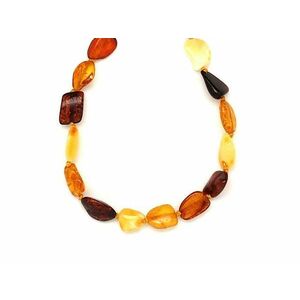 Borostyán lapcsiszolt 3-5x9-15mm nyaklánc 45cm kép