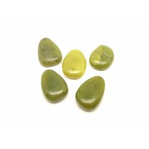 Átfúrt Jáde nefrit világos zöld csepp medál kép