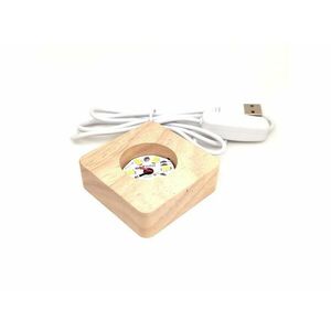 Fa talpas fehér LED négyzet lámpa ásványokhoz 6x6 cm USB csatlakozással kép