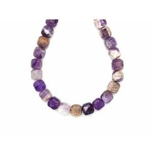 Ametiszt chevron fazettált kocka 8-9mm – ékszerkészítő alapanyag (füzér) kép