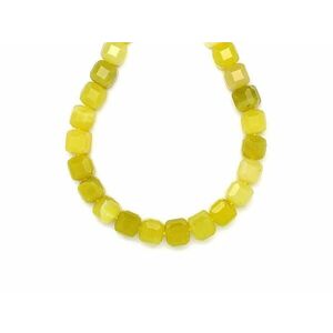 Jáde oliva fazettált kocka 8-9mm – ékszerkészítő alapanyag (füzér) kép