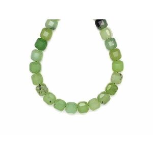 Prehnit fazettált kocka 8-9mm – ékszerkészítő alapanyag (füzér) kép