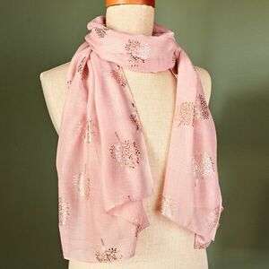 Kalapok, sálak, kesztyűk kép