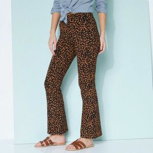 Bootcut leggings magas derékkal, állatszőrme mintával kép