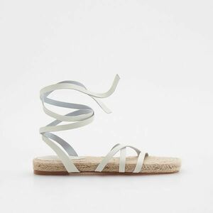 Reserved - Megkötős szandál - Krém kép