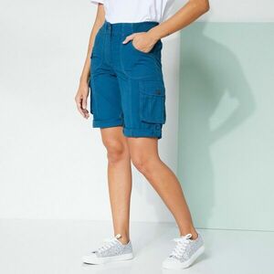 Bermuda zsebekkel és felhajtott lábakkal kép