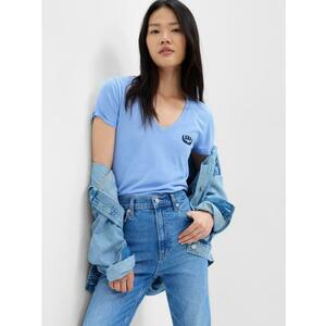 V-nyakú póló kép