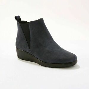 Bőr bokacsizma ék alakú talppal, rugalmas LWG bőrből készült. kép