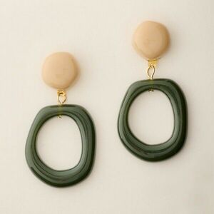 Aszimmetrikus fülbevalók kép