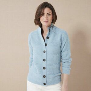 Pulóver gombokkal, kötött bolyhokkal kép