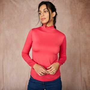 Egyszínű póló állógallérral és hullámos szegéllyel kép