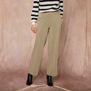 Széles, lenge nadrág díszes gombokkal kép