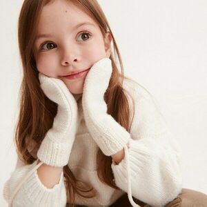 Reserved - Egyujjas kesztyű madzaggal - Krém kép