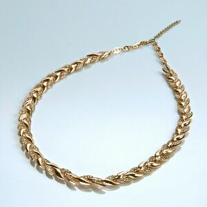 Levéldíszes nyaklánc kép