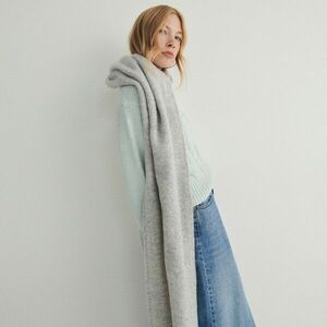 Reserved - Sál rojtokkal - Világosszürke kép