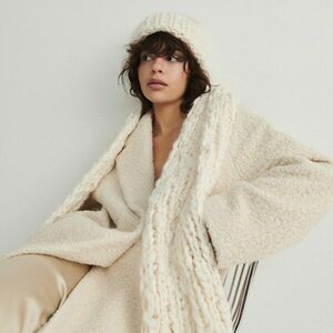 Reserved - Sál rojtokkal - Krém kép