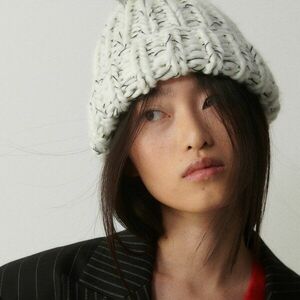 Reserved - Vastag dzsörzé beanie sapka - Krém kép