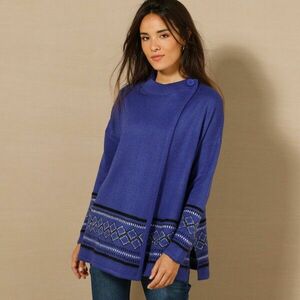 Széles pulóver, jacquard mintával és gombos rögzítéssel kép