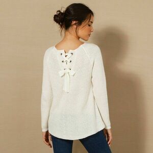 Hátul fűzős hosszú pulóver, sima kötésből kép