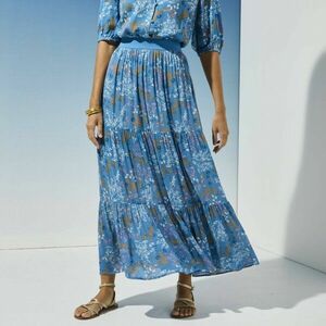 Hosszú fodros szoknya virágmintával kép