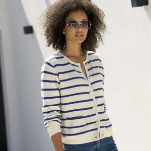 Csíkos pulóver dekoratív gombokkal kép