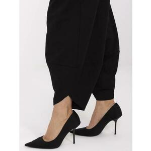 Fekete nadrág hasítékokkal kép