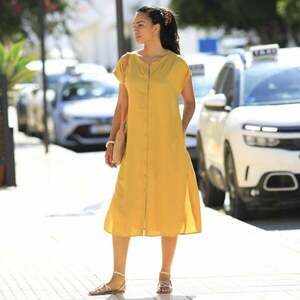 Egyszínű midi ruha gombokkal kép