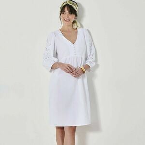 Egyszínű, rövid, hímzéssel díszített, kiugró ruha kép