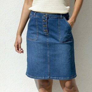 Gombos, bővített farmer szoknya kép