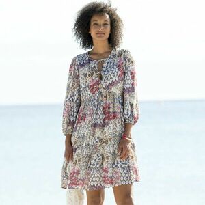 Légies, rövid ruha légies kreponból, nyomtatott mintával kép