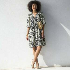 Kiterjedt fodros ruha etno mintával kép