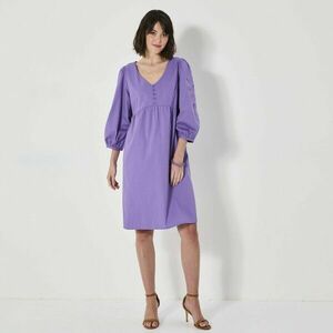 Egyszínű, rövid, hímzéssel díszített, kiugró ruha kép