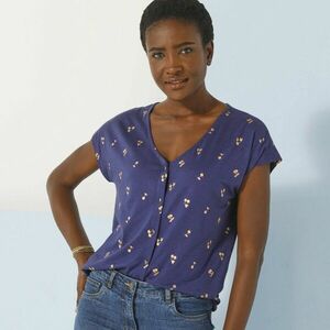 V-nyakú, gombos ing cseresznyemintával kép