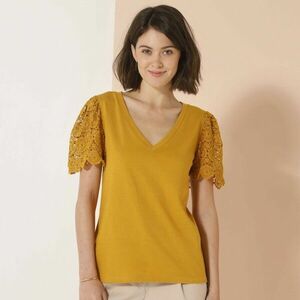 V-nyakú póló makramé ujjakkal kép