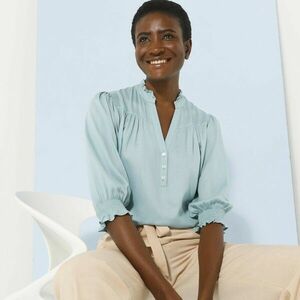 Egyszínű blúz könyökhosszú ujjakkal kép