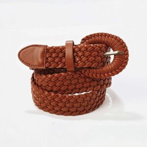 Fonott öv lekerekített csattal kép