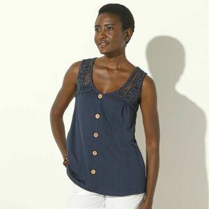 Felső gombokkal és makraméval kép