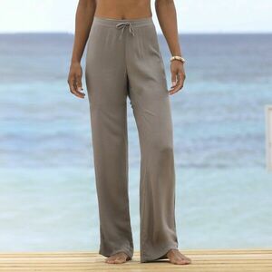 Finom kreppből készült, széles, omlós nadrág. kép