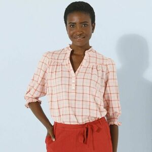 Kockás blúz könyökig érő ujjakkal kép