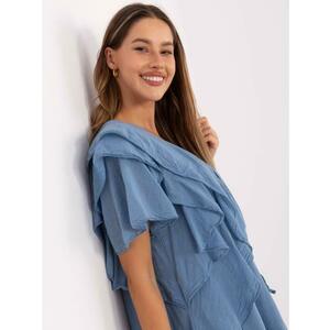 Piszkos kék ruha melltartóval a dekoltázsban kép