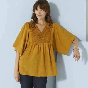 Tunika csipkével és széles 3/4-es ujjakkal kép