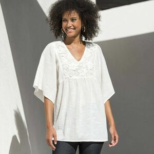 Tunika csipkével és széles 3/4-es ujjakkal kép